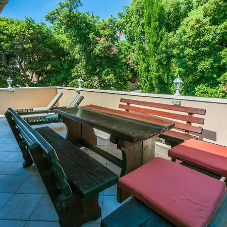 Apartment Ljiljana
