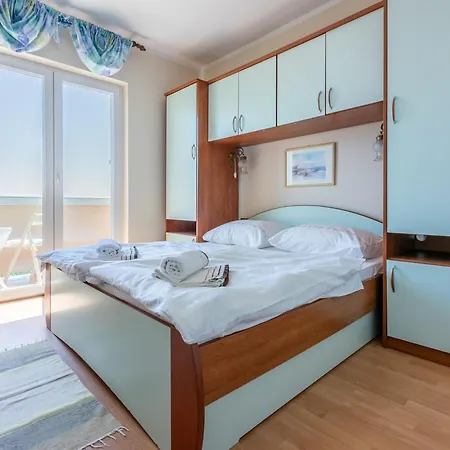 Apartment Ljiljana *