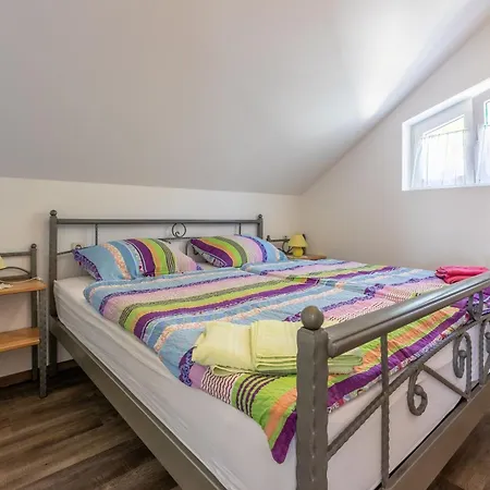 Apartment Ljiljana *